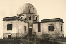 Pionowa fenditura per alloggio telescopio zenitale (dal 1892 al 1919) .jpg