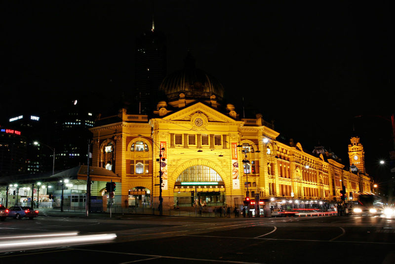 File:Flinders st station at night02.jpg