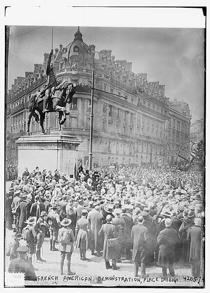 File:French American demonstration, Place D'Iena LOC 17688794295.jpg