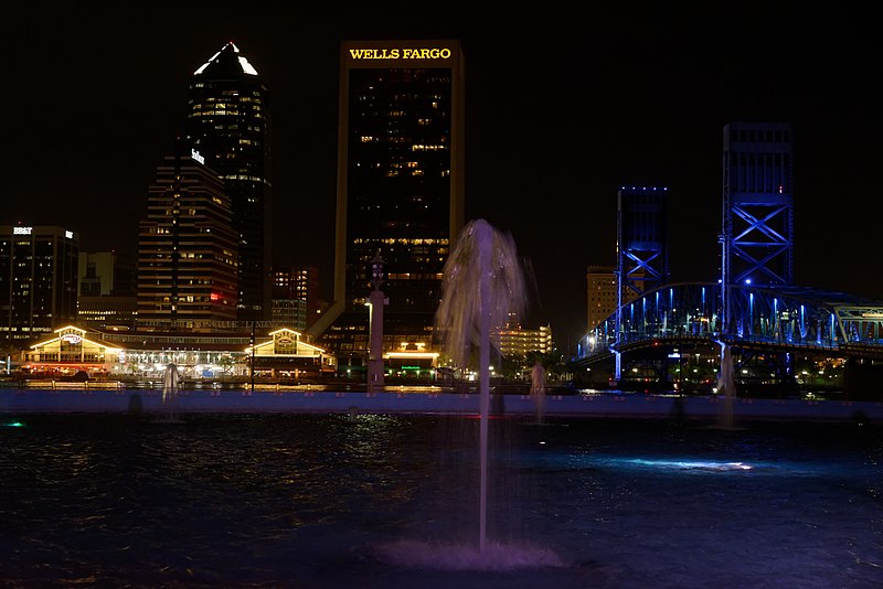 File:Friendship Fountain and Jacksonville Landing at night.jpg