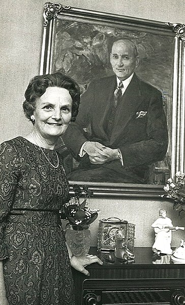 File:Fru Dagny Haraldsen 1968.jpg