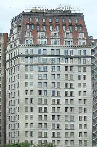 The Germania Life Insurance Company Building in New York City, built in 1911, with a four-storey mansard roof[28]
