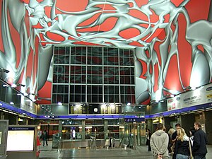 Station concourse after the renovation work in 2001-2003