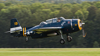 English: Grumman (General Motors) TBM-3E Avenger (reg. HB-RDG (19/53319), cn 3381, built in 1945). Engine: Wright Double Cyclone R-2600-20. Deutsch: Grumman (General Motors) TBM-3E Avenger (Reg. HB-RDG (19/53319), cn 3381, Baujahr 1945). Motor: Wright Double Cyclone R-2600-20.