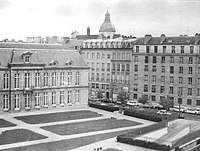 La rue des Nonnains-d'Hyères et l'hôtel d'Aumont en 1981.