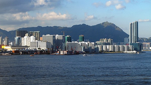 Hung Hom skyline in 2007, viewed from the south (Victoria Harbour)