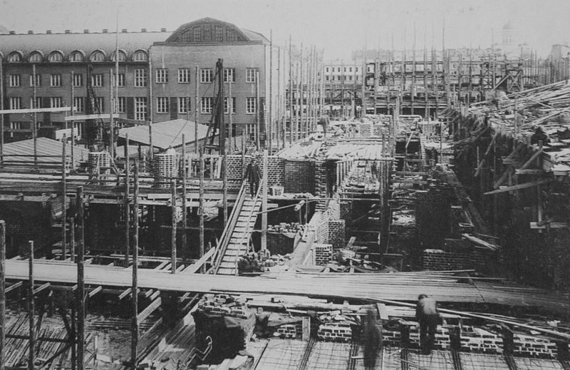 File:Helsingin rautatieasema rakenteilla 1913 (2).jpg
