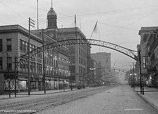 Columbus streetcar arches Street arches used in Columbus, Ohio