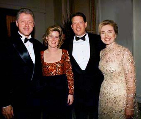 Tập tin:Hillary Clinton Bill Al Gore Four principals.jpg