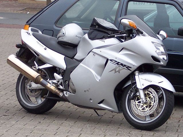 File:Honda CBR 1100 XX silver vr.jpg - Wikipedia