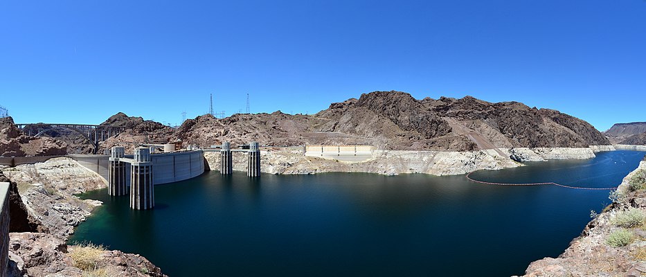 フーバーダムとミード湖のアリゾナ側からのパノラマ写真