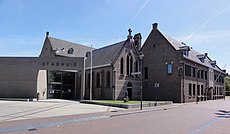 Huissen (Lingewaard) gemeentehuis, voormalig kloostercomplex.JPG