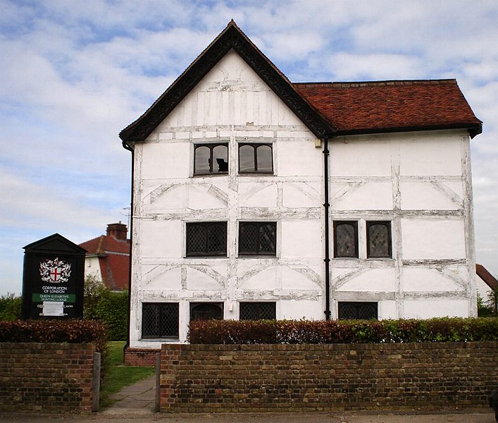 File:Hunting Lodge Chingford.JPG