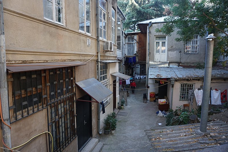 File:Italian Courtyards, Tbilisi (50496734683).jpg