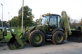 En JCB rendegraver i Army-grøn farve