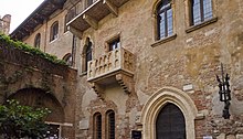 Juliet's House Juliets balcony, Verona VR, Veneto, Italia - panoramio.jpg