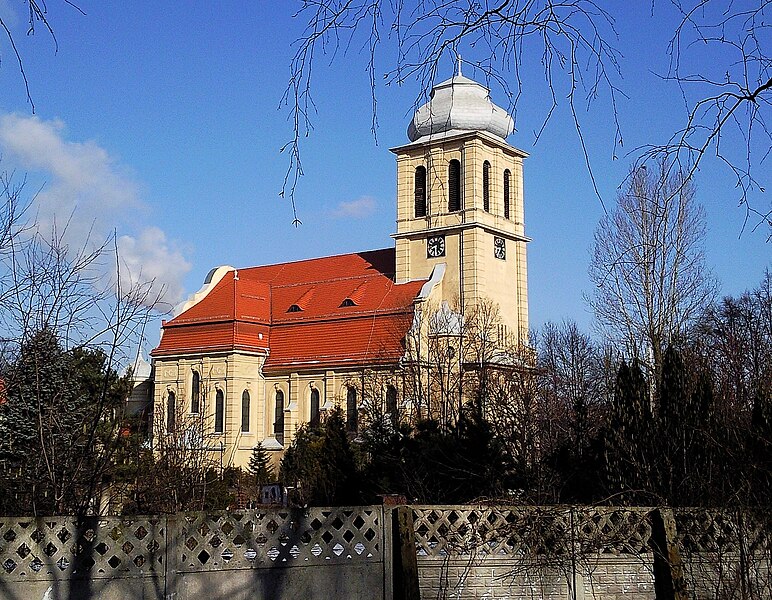 File:Katowice Dąbrówka Mała, kościół Św. Antoniego z Padwy.jpg