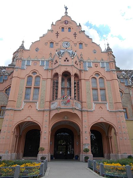 File:Kecskemét City Hall, 2016 Hungary.jpg