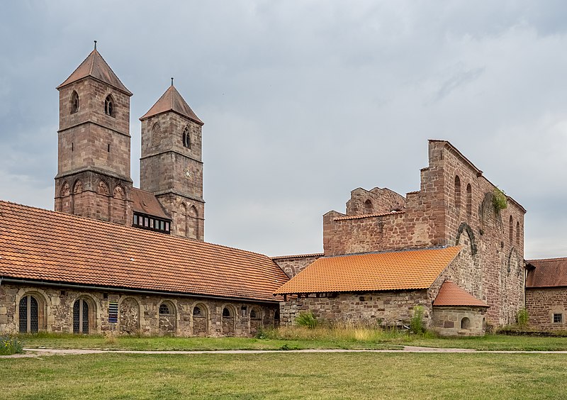 File:Kloster Veßra Ruine Kirche-20220714-RM-160137.jpg