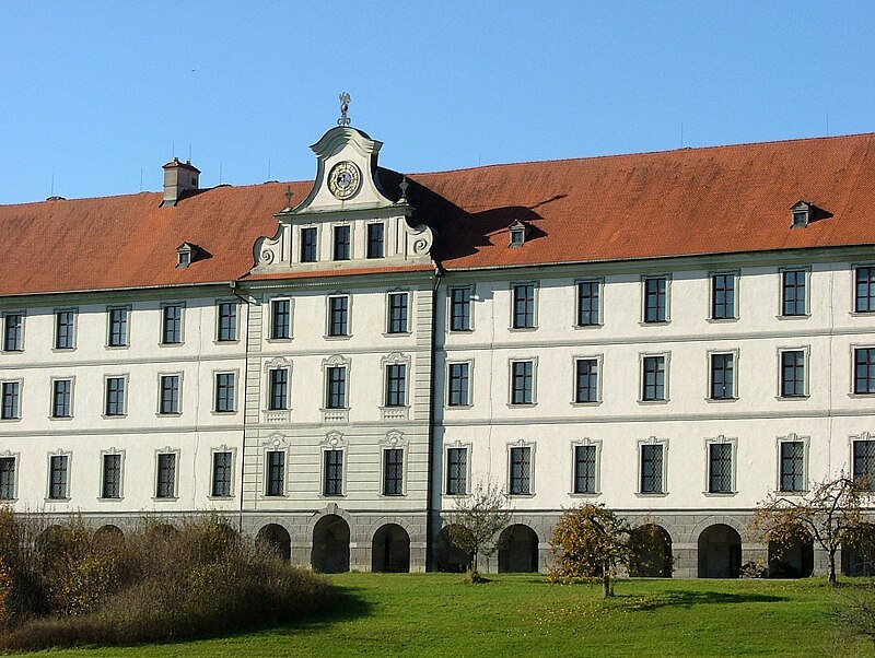 Klostergebäude.jpg