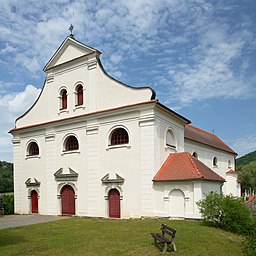Kostel Nanebevzetí Panny Marie, Černvír (02).jpg