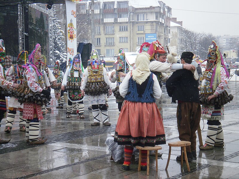 File:Kukeri Kabile-Surva 2012 09.JPG