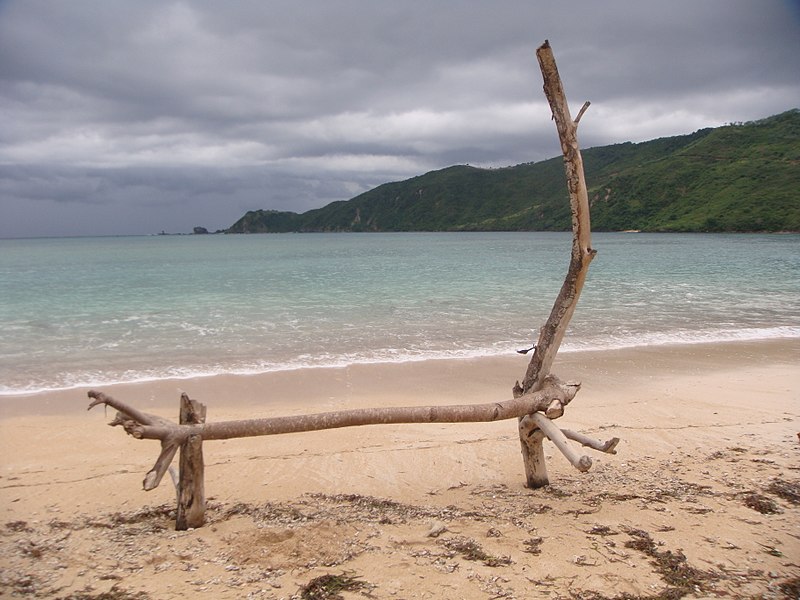 File:Kuta Mandalika Beach.jpg