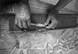 La preparazione domestica dei maccheroni al pettine.jpg