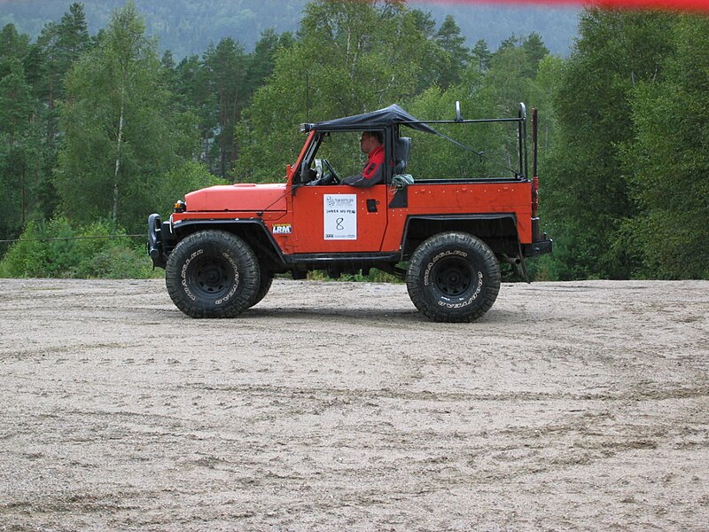 File:Land Rover Lightweight trial vehicle.jpg