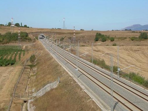A straight section line of the line near Anagni