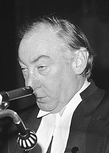 Lionel Murphy 1973 (cropped).jpg