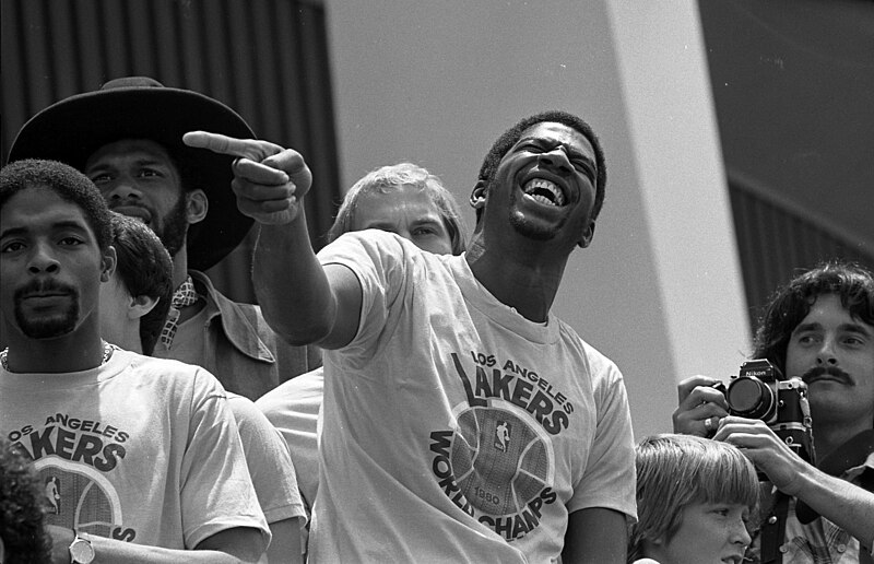 File:Magic Johnson at Lakers championship rally, 1980.jpg