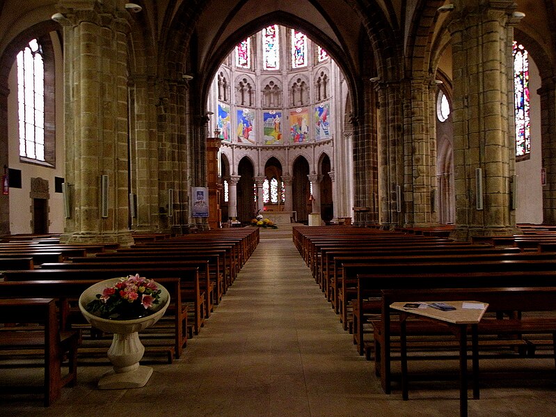 File:Mayenne (53) Basilique Notre-Dame 02.JPG
