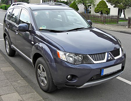 Mitsubishi Outlander Facelift front.jpg