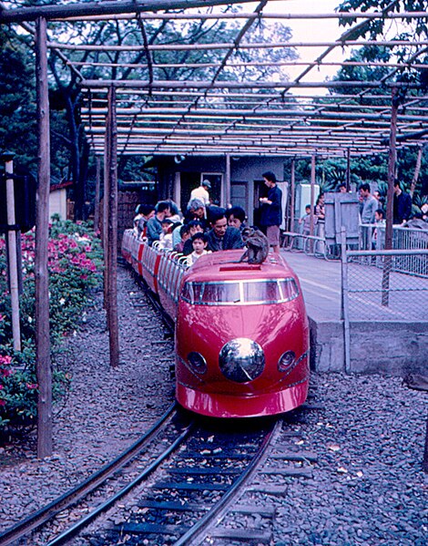 File:Monkey Train in Ueno Zoo (おサル電車, 上野動物園) (1967-05-04 by Roger W).jpg