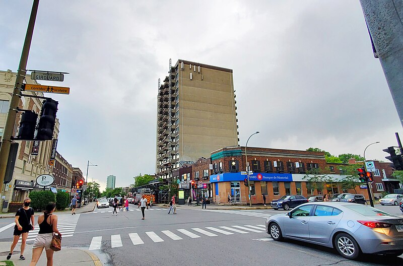 File:Monkland Tower on Monkland Avenue.jpg