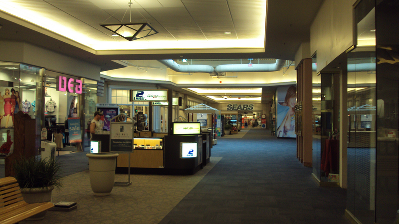 File:MonroeMallMichigan2.png