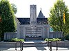 Monument-crypte ter nagedachtenis aan slachtoffers van de weerstand van de tragedie van Forêt-Trooz, dorpsplein en het ensemble van het памятник en diens omgeving