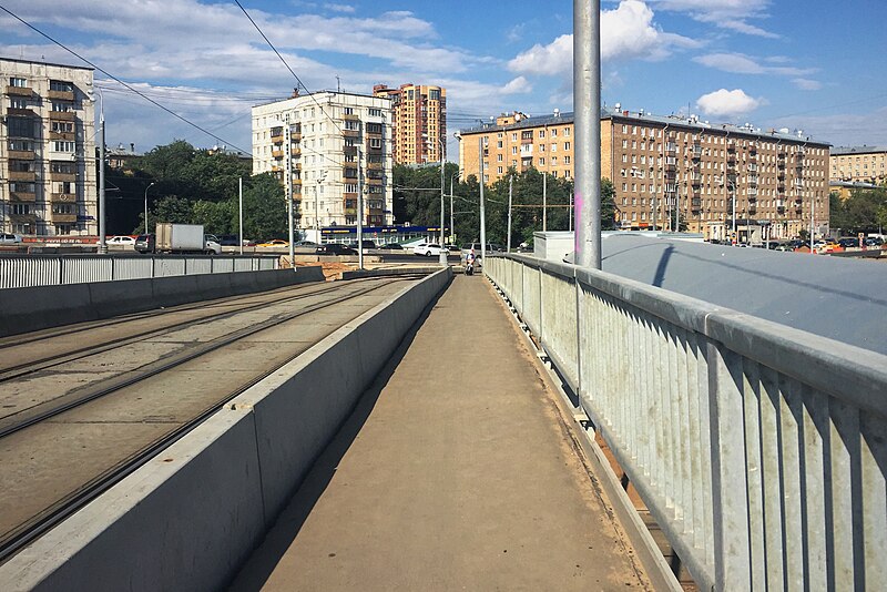 File:Moscow, Panfilovsky tram overpass over the MCC railroad (31153732420).jpg