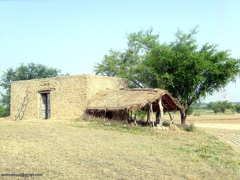 File:Mud and Straw Hut.jpg