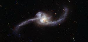 NGC 2623 или Arp 243 - HST Potw1742a.tif