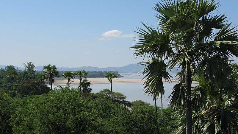 File:Nyaung-U, Bagan, Myanmar, The shores of Irrawaddy River.jpg