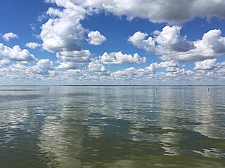 <span class="mw-page-title-main">Oak Lake (Manitoba)</span> Lake in Manitoba, Canada
