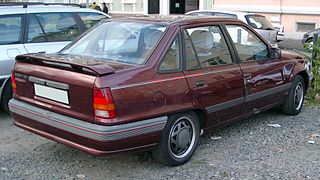 Седан Opel Kadett (1989-1995)