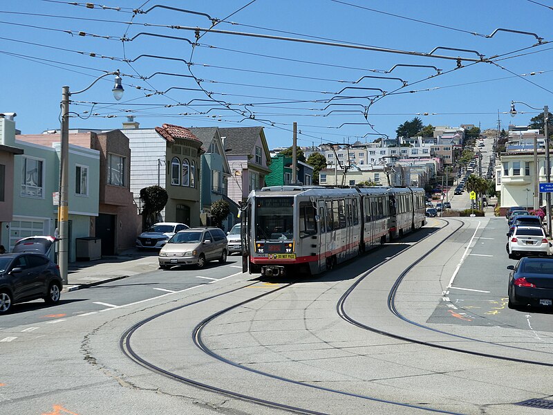 File:Outbound train at Orizaba and Broad, July 2023.JPG