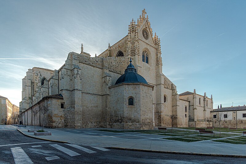 File:Palencia Cathedral 2023 - West Façade 1.jpg