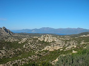 Landschap van de Agriates-woestijn in Haute-Corse.