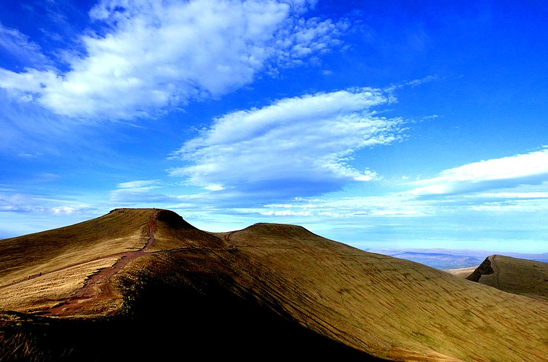 File:Pen y Fan and Cribbyn Brecon Beacons ^Wales ^ dailyshoot - Flickr - Leshaines123.jpg