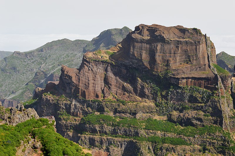 File:Pico do Arieiro - You can see the volcanic evidence here (35466940341).jpg