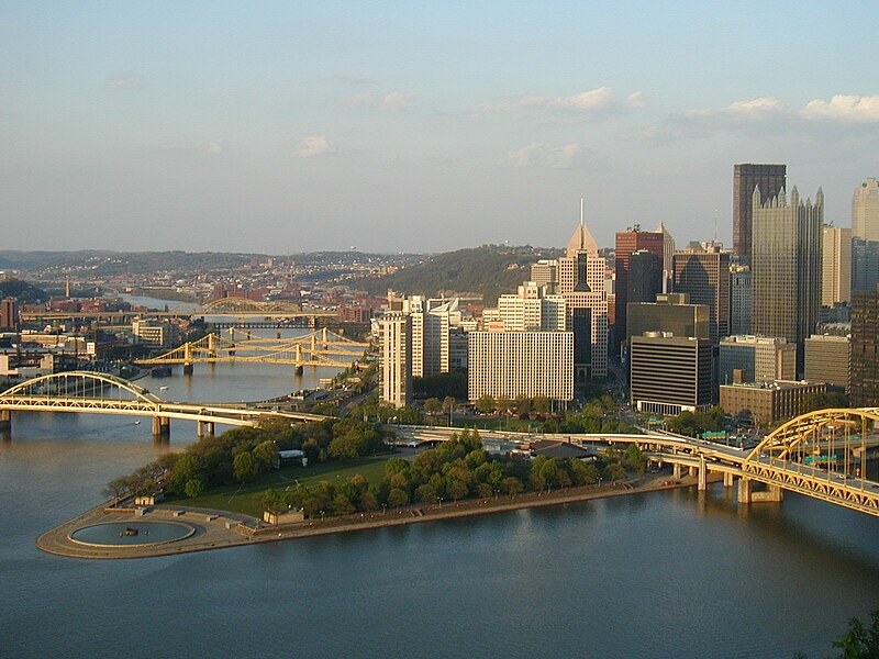 File:Pittsburgh From The Incline Peak 3; 5.30.2005; 549pm.jpg